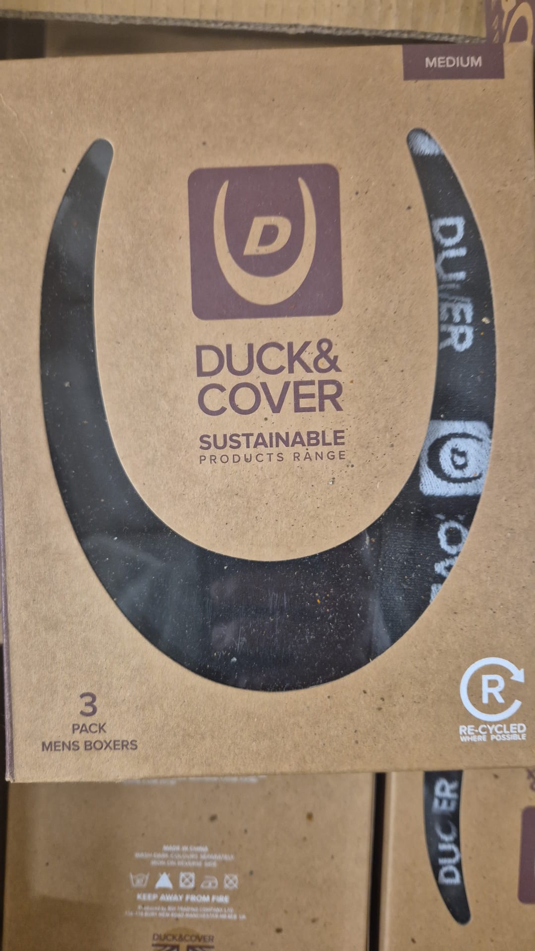 Duck and Cover Mens Villani Boxers 3pk size Medium x 29 packs rrp £17.99 each